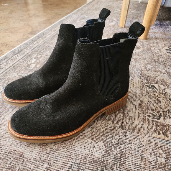 Clarks Women's Cologne Arlo 2 Black Suede Chelsea Boots - Size 9 - Picture 1 of 8